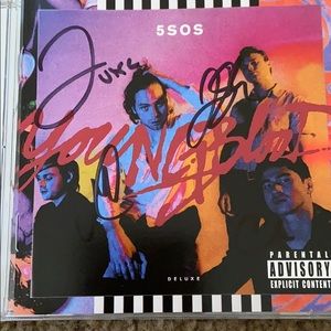 5sos Youngblood signed CD/ album booklet